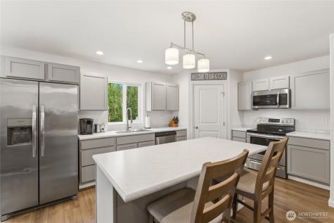 1259 Theo Way Rock Island WA 98850