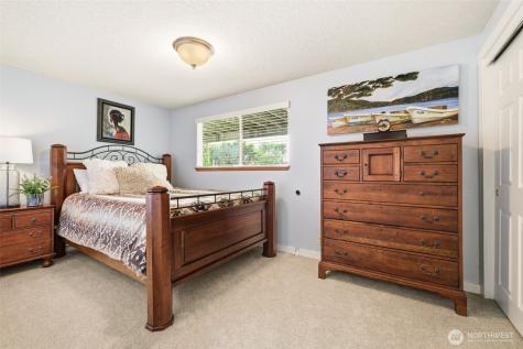 5578 Broad View Avenue NE Tacoma WA 98422