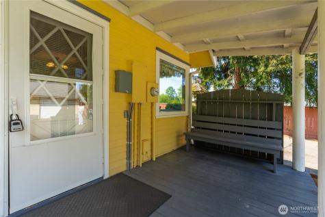 6713 128th Street E Puyallup WA 98373