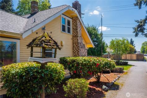 6713 128th Street E Puyallup WA 98373