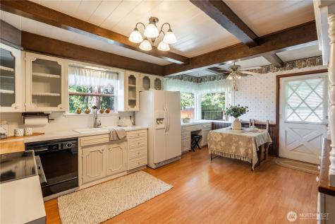 6713 128th Street E Puyallup WA 98373