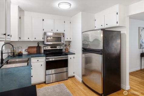 9226 NE 184th Place Bothell WA 98011