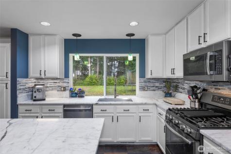 23568 Brixton Place NW Poulsbo WA 98370