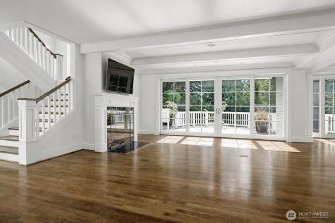 8975 NE 10th Street Bellevue WA 98004