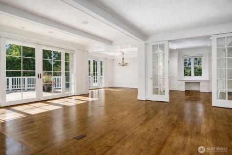 8975 NE 10th Street Bellevue WA 98004