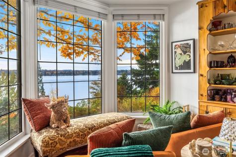 8025 W Mercer Way Mercer Island WA 98040