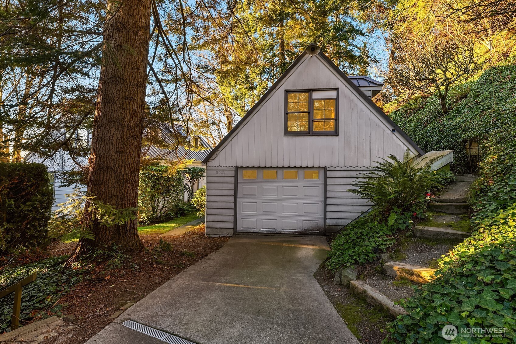 8025 W Mercer Way Mercer Island WA 98040