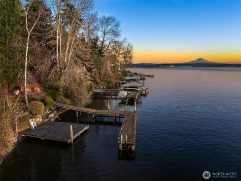 8025 W Mercer Way Mercer Island WA 98040