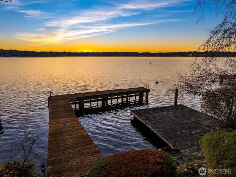 8025 W Mercer Way Mercer Island WA 98040