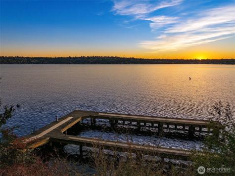8025 W Mercer Way Mercer Island WA 98040