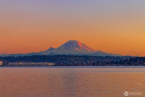 8025 W Mercer Way Mercer Island WA 98040
