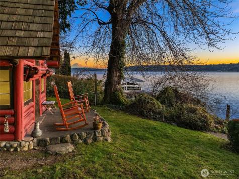 8025 W Mercer Way Mercer Island WA 98040