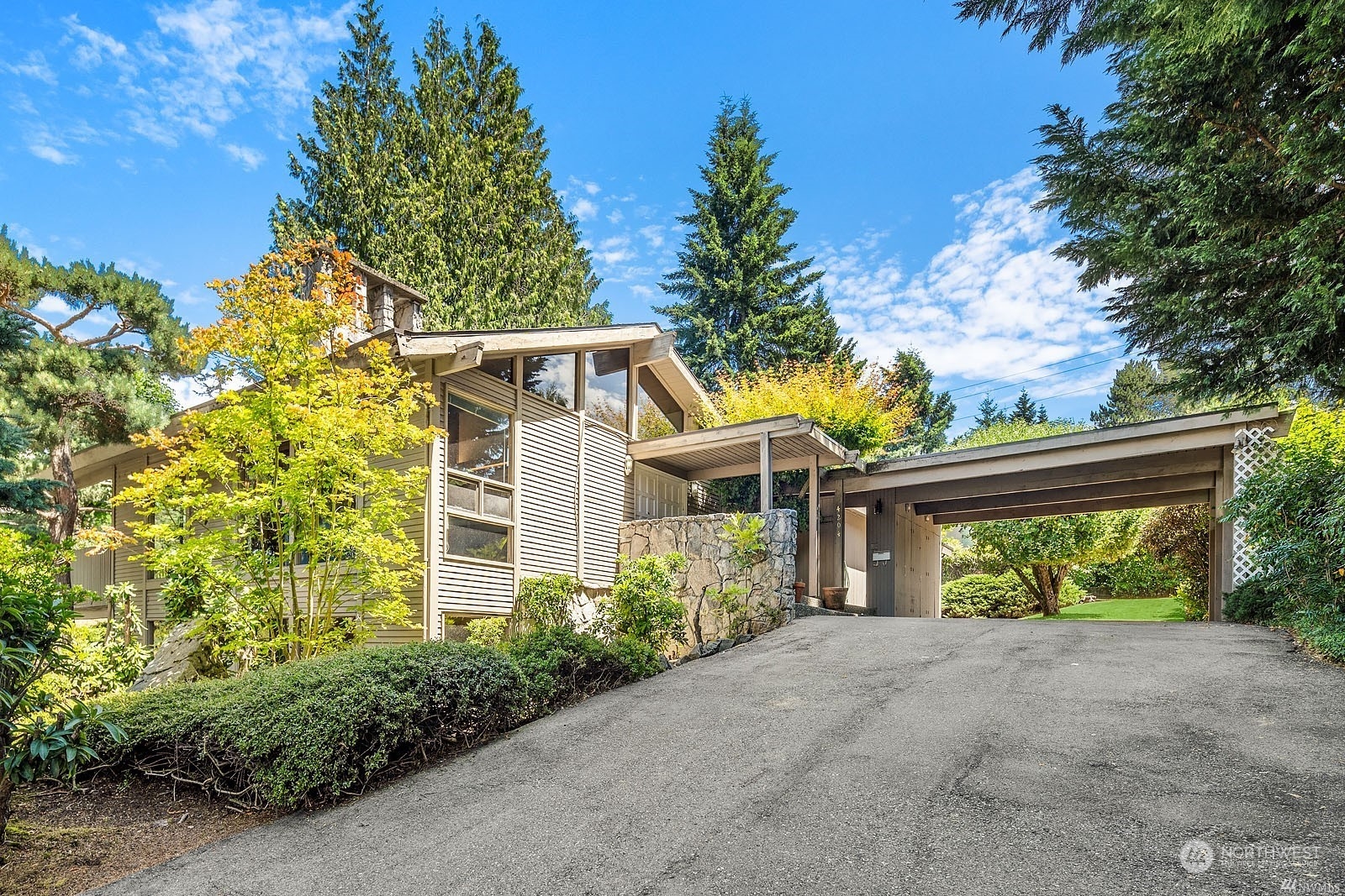 4204 85th Avenue SE Mercer Island WA 98040