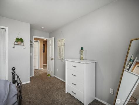 2518 18th Street SE Puyallup WA 98374