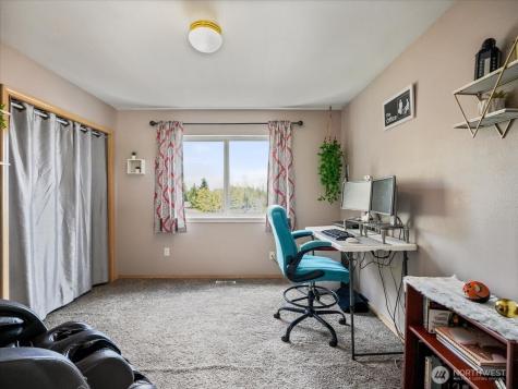 2518 18th Street SE Puyallup WA 98374