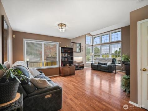 2518 18th Street SE Puyallup WA 98374
