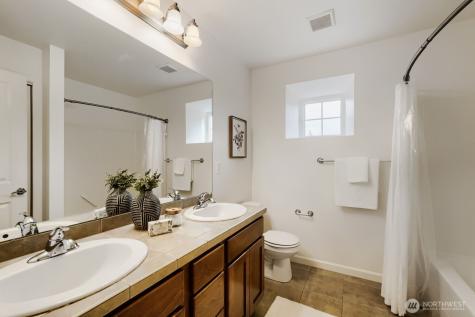 23257 SE 34th Place Sammamish WA 98075