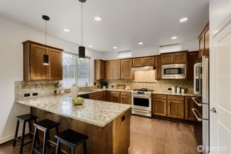 23257 SE 34th Place Sammamish WA 98075