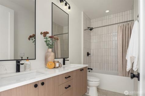 134 8th Court Kirkland WA 98033