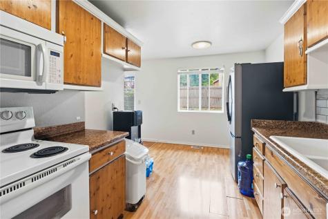 25327 118th Avenue SE Kent WA 98030