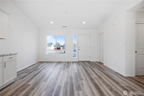 223 Poplar Street NE Royal City WA 99357