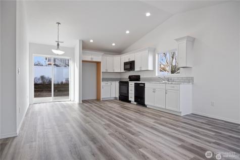 223 Poplar Street NE Royal City WA 99357