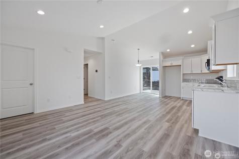 223 Poplar Street NE Royal City WA 99357
