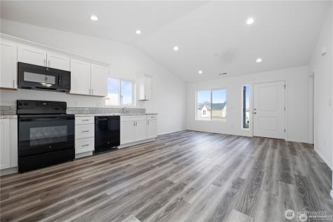 223 Poplar Street NE Royal City WA 99357