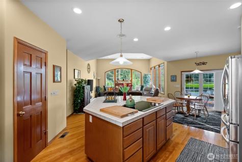 8423 Dormar Drive SE Port Orchard WA 98367