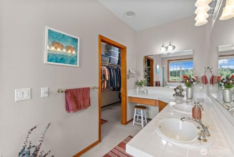 8423 Dormar Drive SE Port Orchard WA 98367