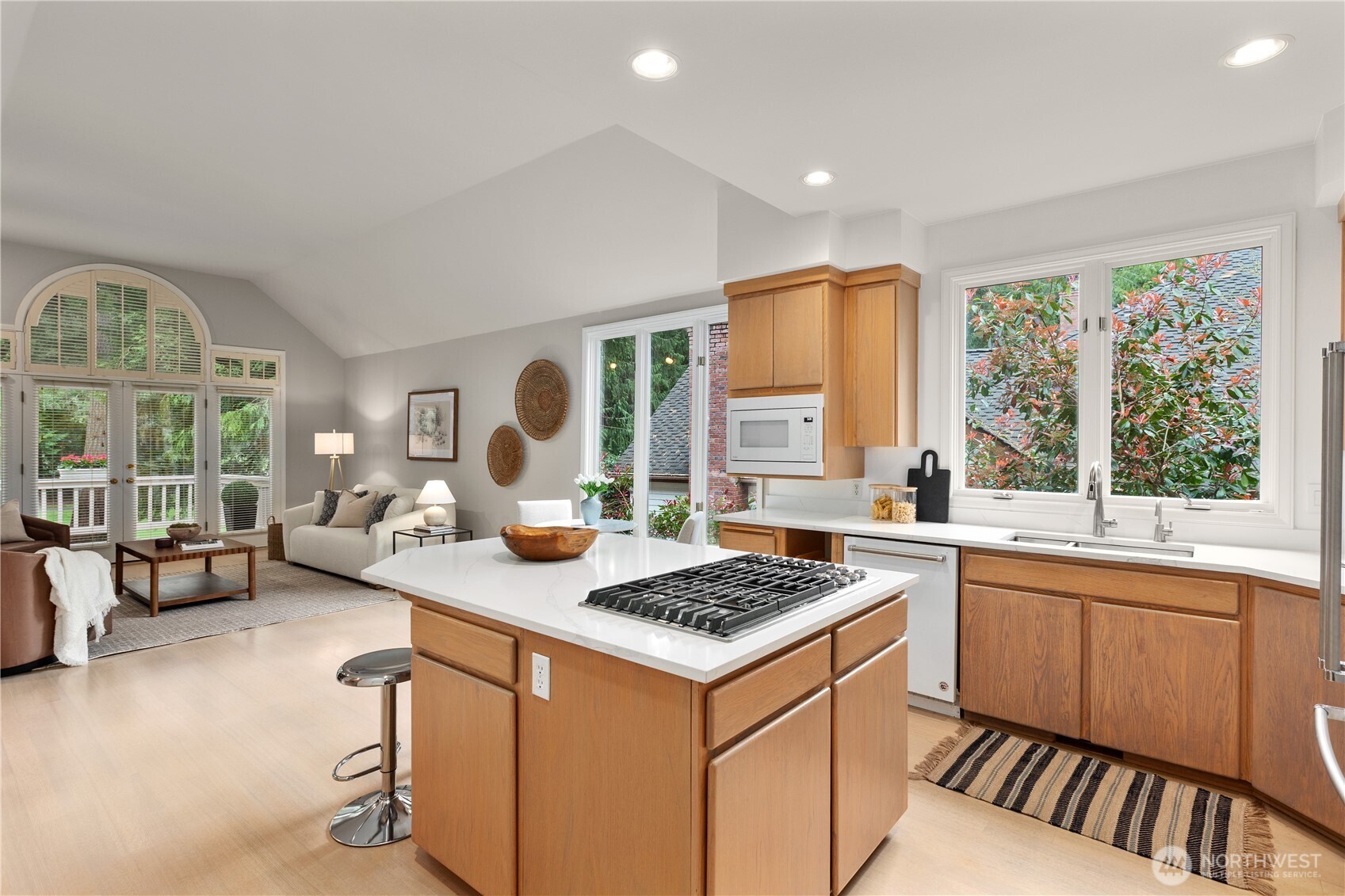 21819 NE 30th Place Sammamish WA 98074