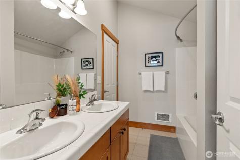13718 N Midvale Avenue Seattle WA 98133