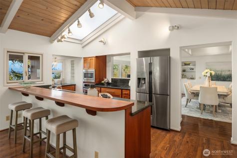 4701 84th Avenue SE Mercer Island WA 98040