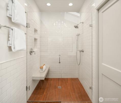 4701 84th Avenue SE Mercer Island WA 98040