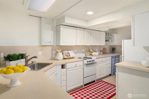 4701 84th Avenue SE Mercer Island WA 98040