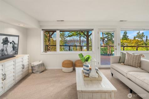 4701 84th Avenue SE Mercer Island WA 98040