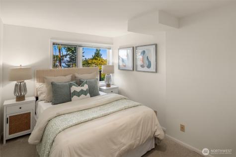 4701 84th Avenue SE Mercer Island WA 98040