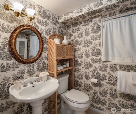 4701 84th Avenue SE Mercer Island WA 98040