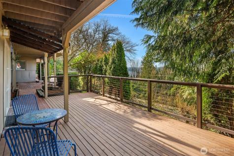 4701 84th Avenue SE Mercer Island WA 98040