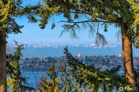 4701 84th Avenue SE Mercer Island WA 98040