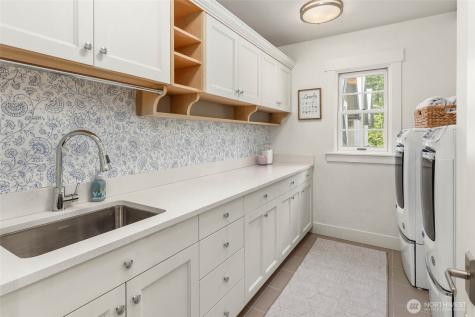 20313 217th Avenue NE Woodinville WA 98077