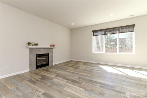 7824 165th Street Ct E Puyallup WA 98375