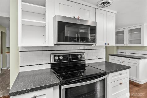 2911 Elwood Drive W Tacoma WA 98466