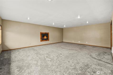 2911 Elwood Drive W Tacoma WA 98466