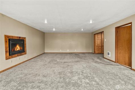 2911 Elwood Drive W Tacoma WA 98466