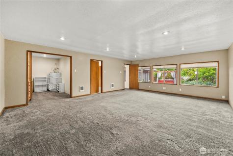 2911 Elwood Drive W Tacoma WA 98466