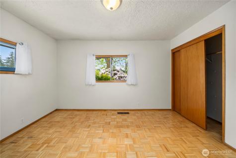 2911 Elwood Drive W Tacoma WA 98466