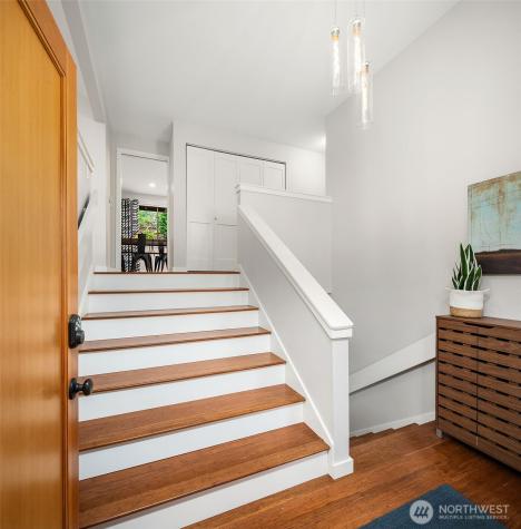 6700 81st Avenue SE Mercer Island WA 98040