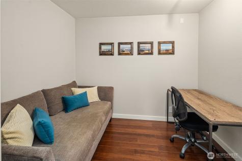 6700 81st Avenue SE Mercer Island WA 98040