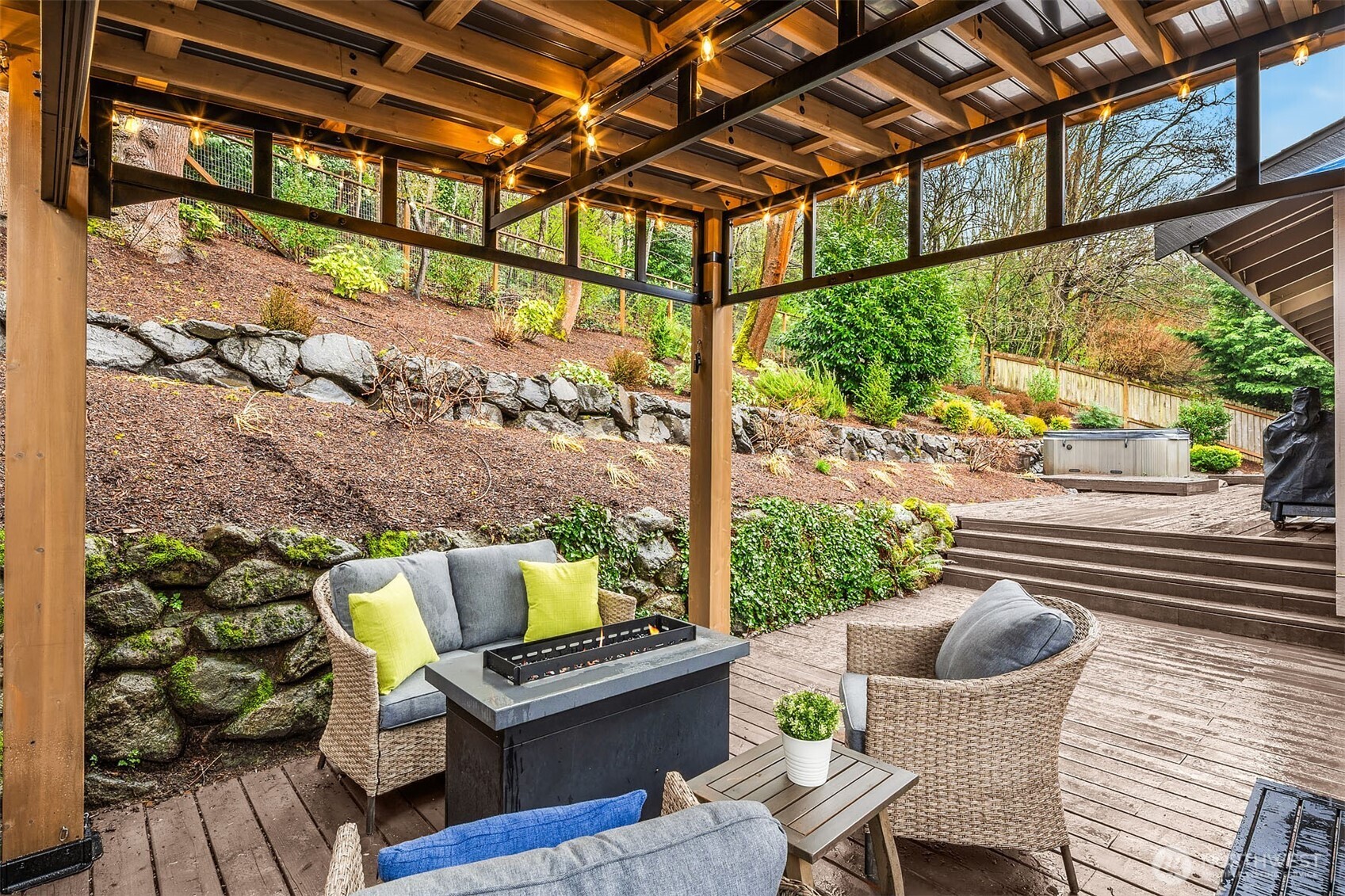 6700 81st Avenue SE Mercer Island WA 98040
